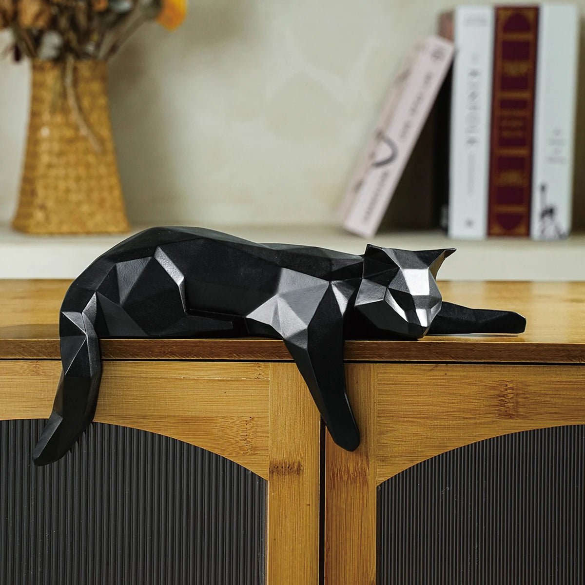 Geometric Cat Statue - Modern White & Black Figurine for Home Office Decor
