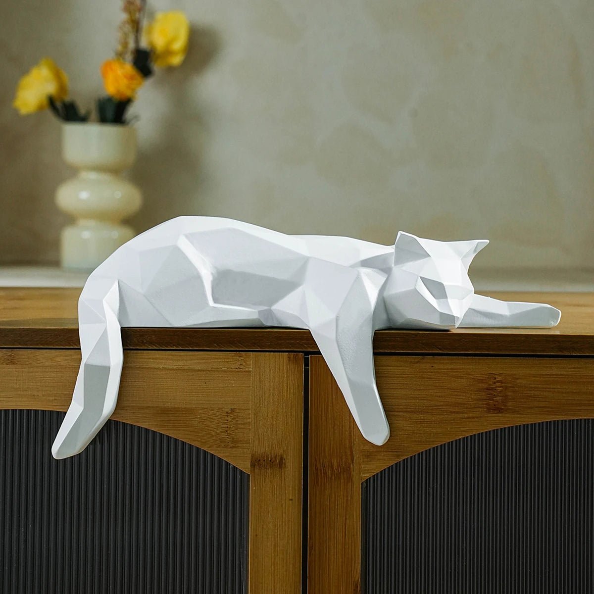 Geometric Cat Statue - Modern White & Black Figurine for Home Office Decor
